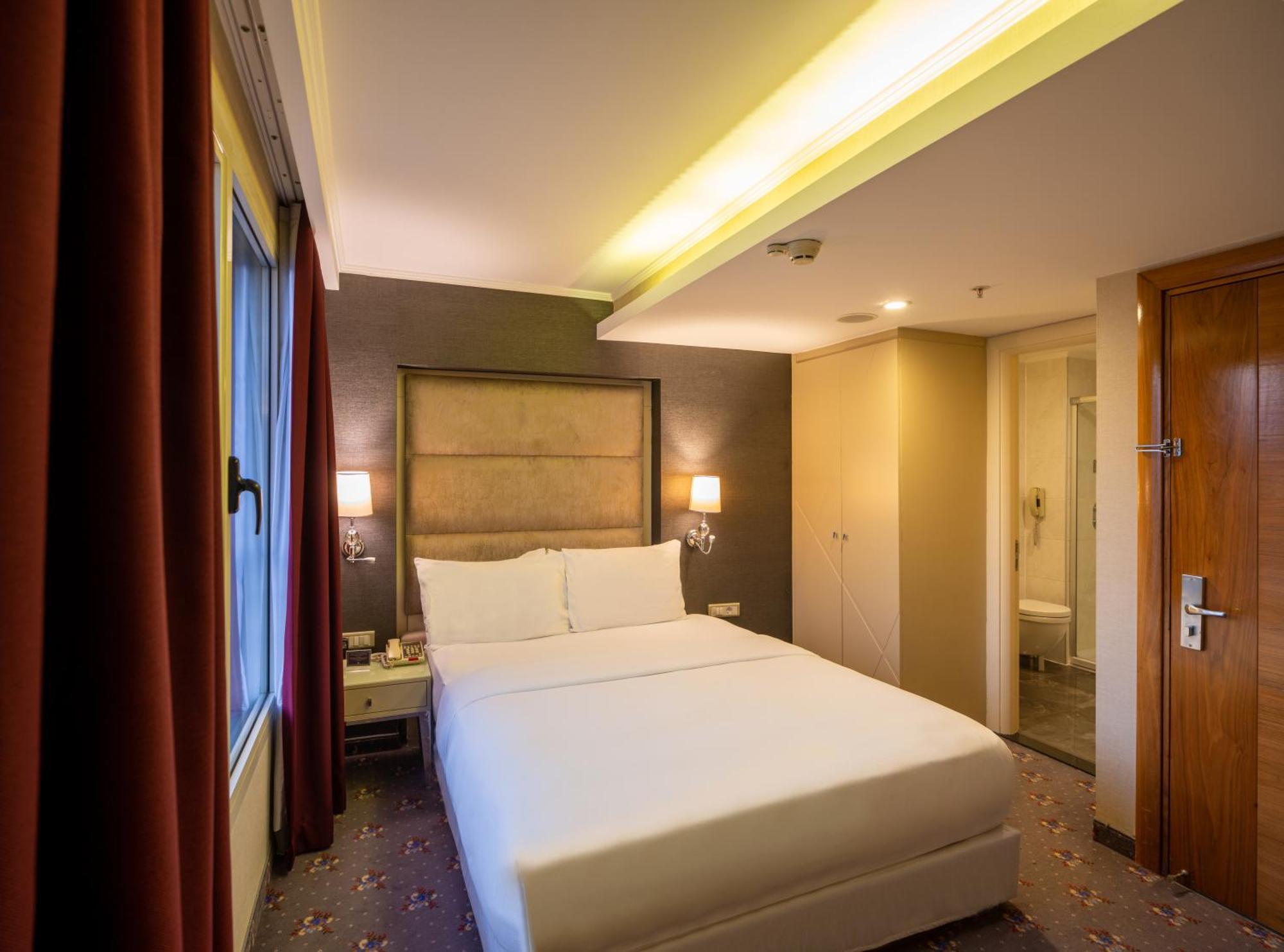 Hotel Doubletree By Hilton Izmir - Alsancak Exterior foto
