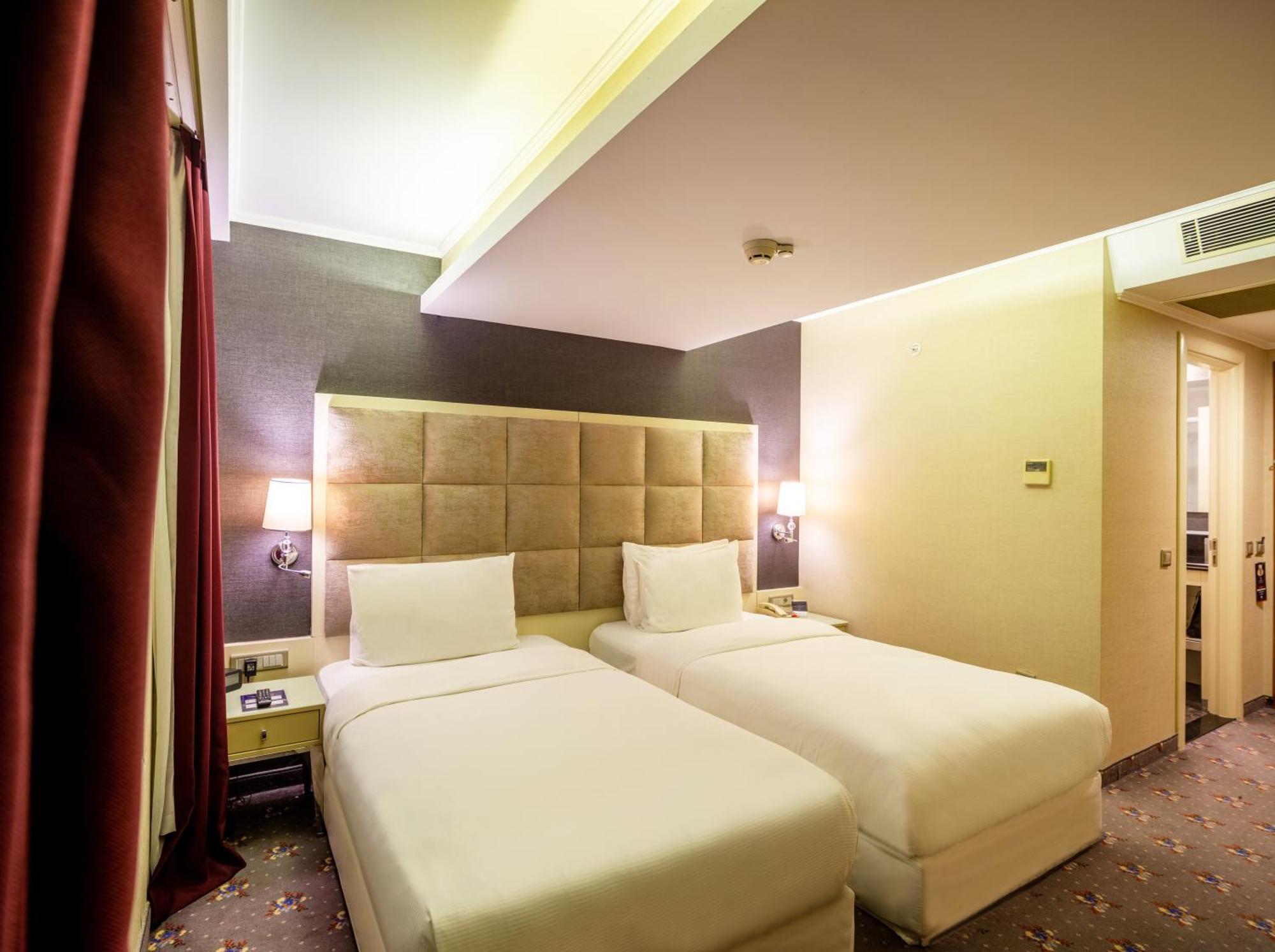 Hotel Doubletree By Hilton Izmir - Alsancak Exterior foto