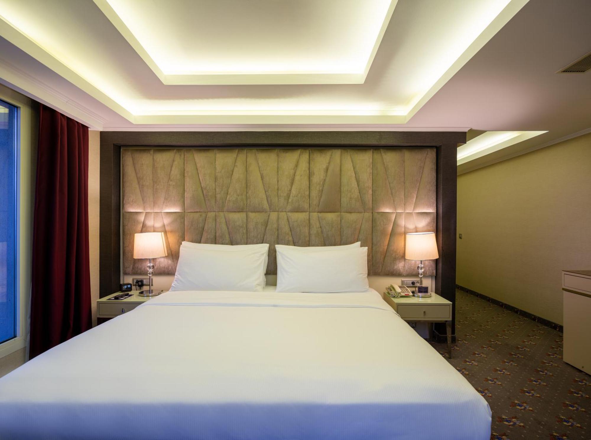 Hotel Doubletree By Hilton Izmir - Alsancak Exterior foto
