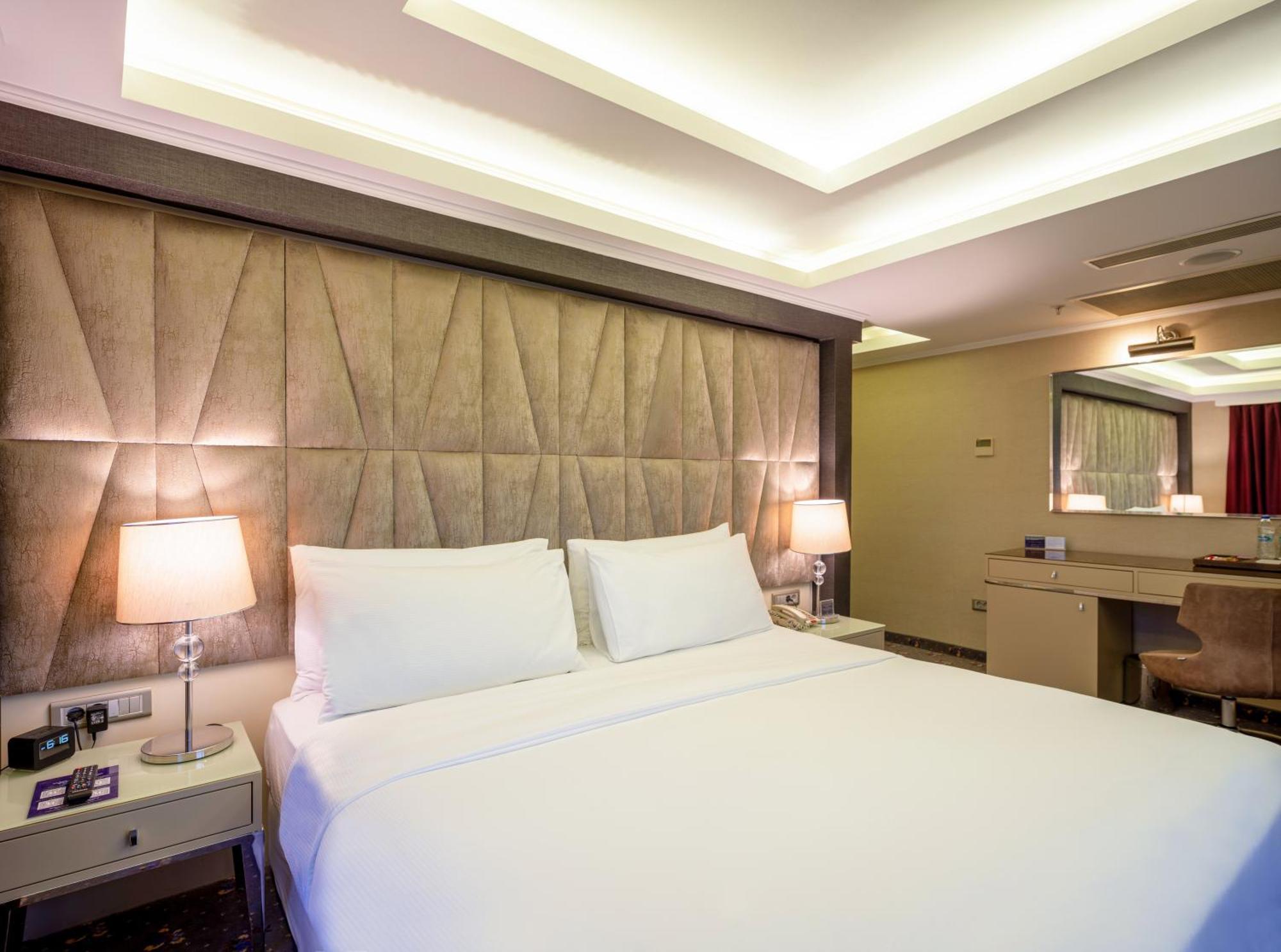 Hotel Doubletree By Hilton Izmir - Alsancak Exterior foto