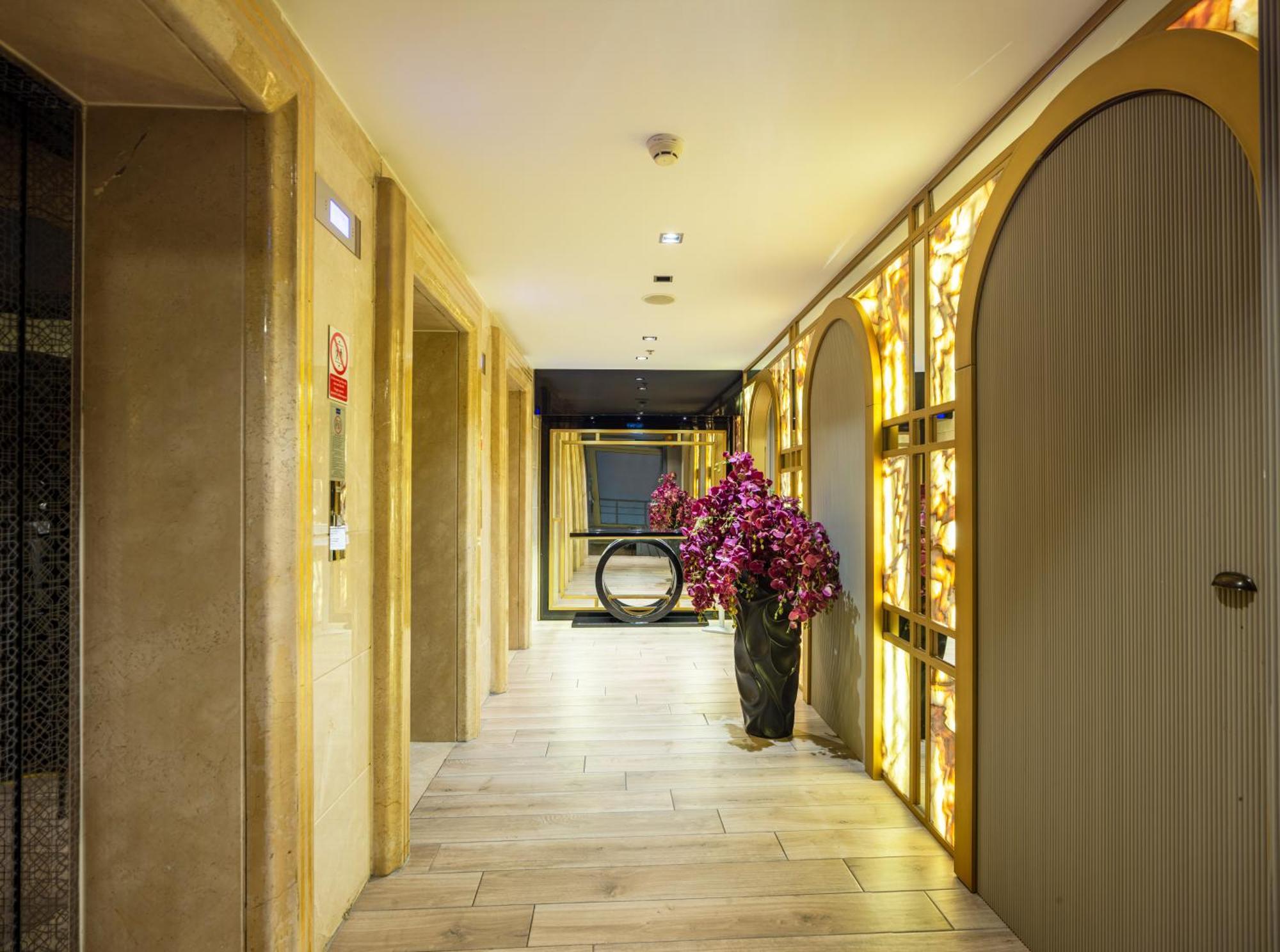 Hotel Doubletree By Hilton Izmir - Alsancak Exterior foto
