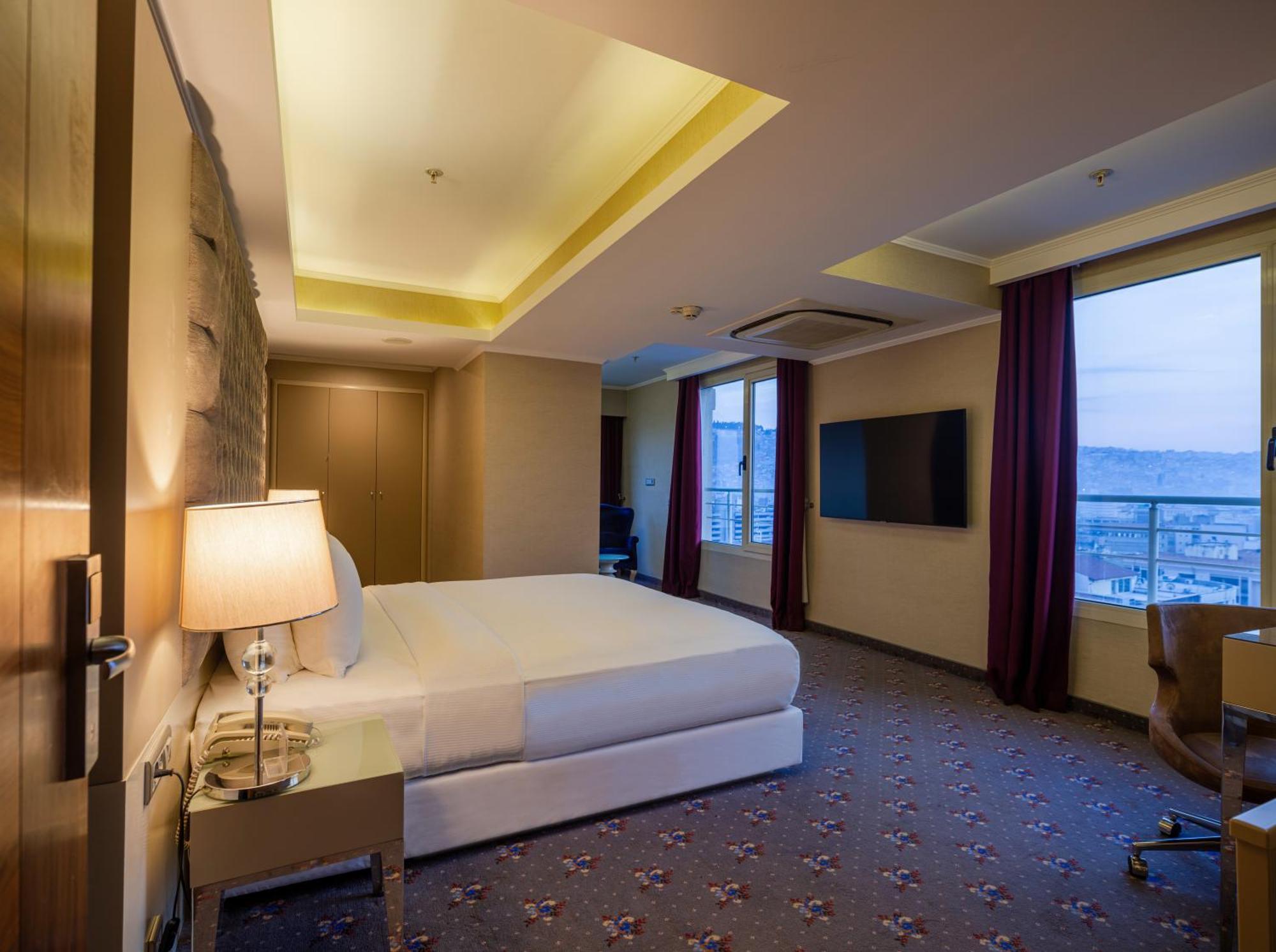 Hotel Doubletree By Hilton Izmir - Alsancak Exterior foto