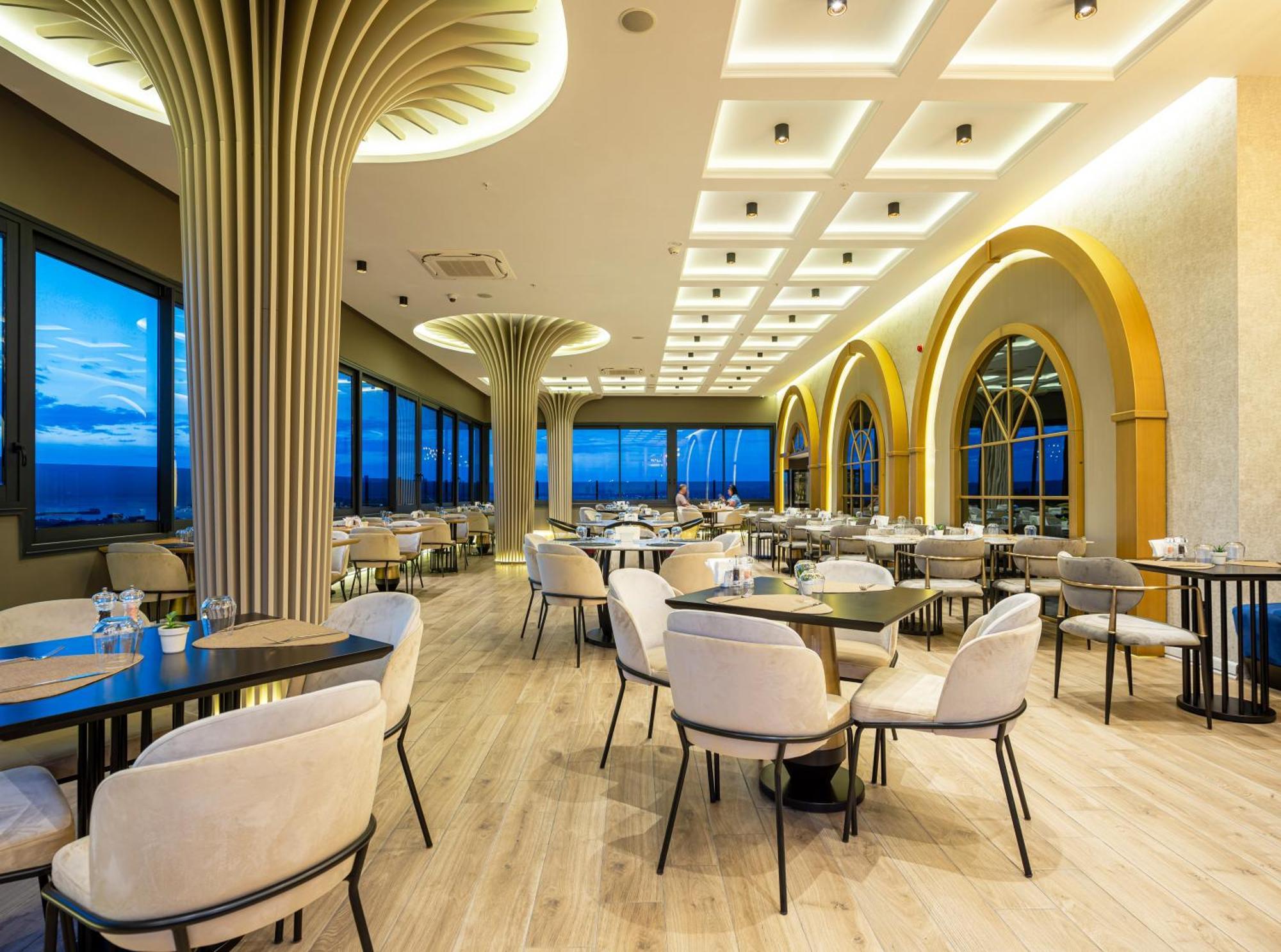 Hotel Doubletree By Hilton Izmir - Alsancak Exterior foto