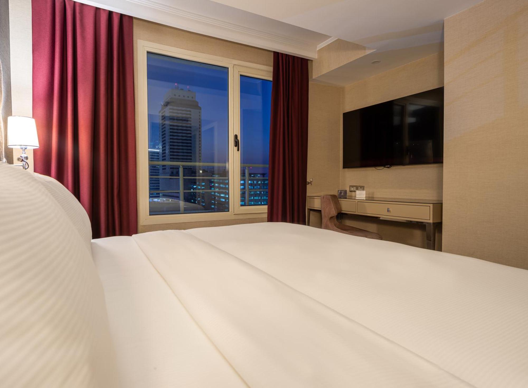 Hotel Doubletree By Hilton Izmir - Alsancak Exterior foto