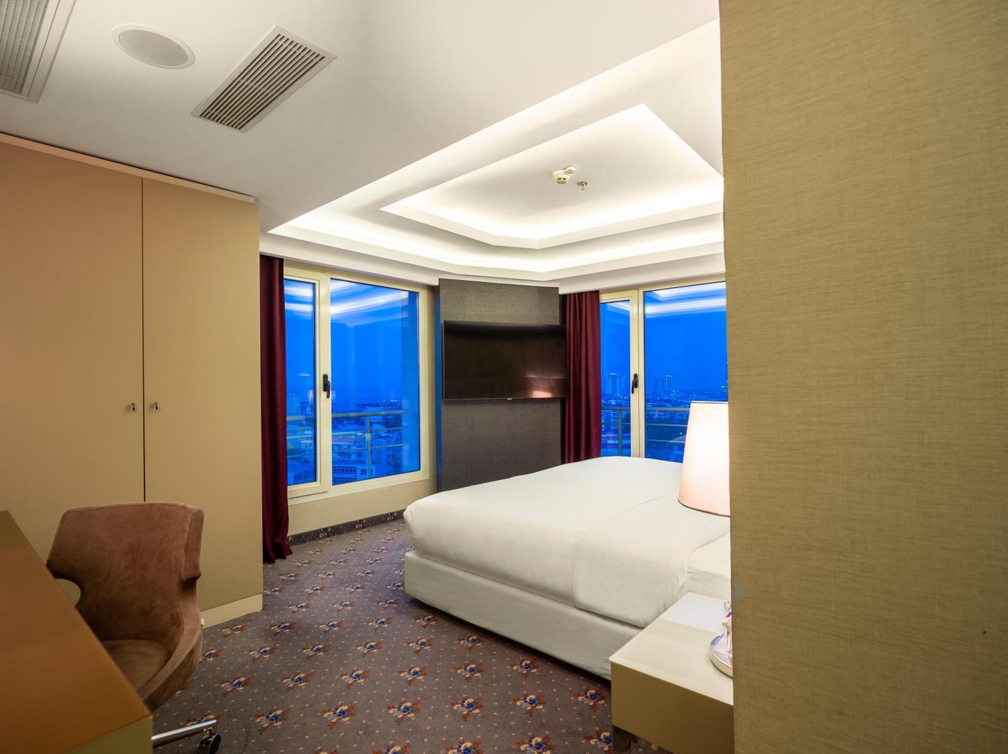 Hotel Doubletree By Hilton Izmir - Alsancak Exterior foto