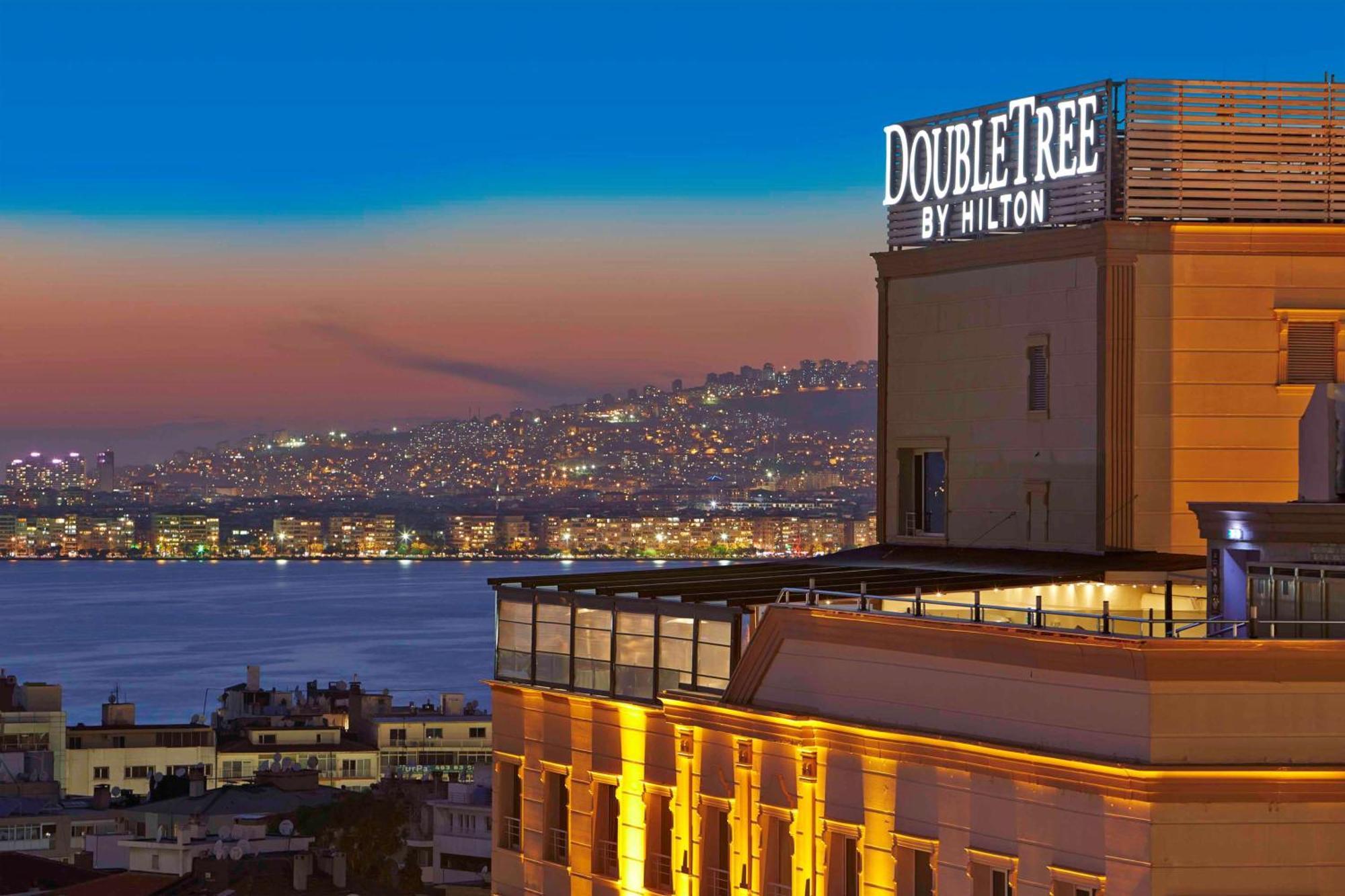 Hotel Doubletree By Hilton Izmir - Alsancak Exterior foto