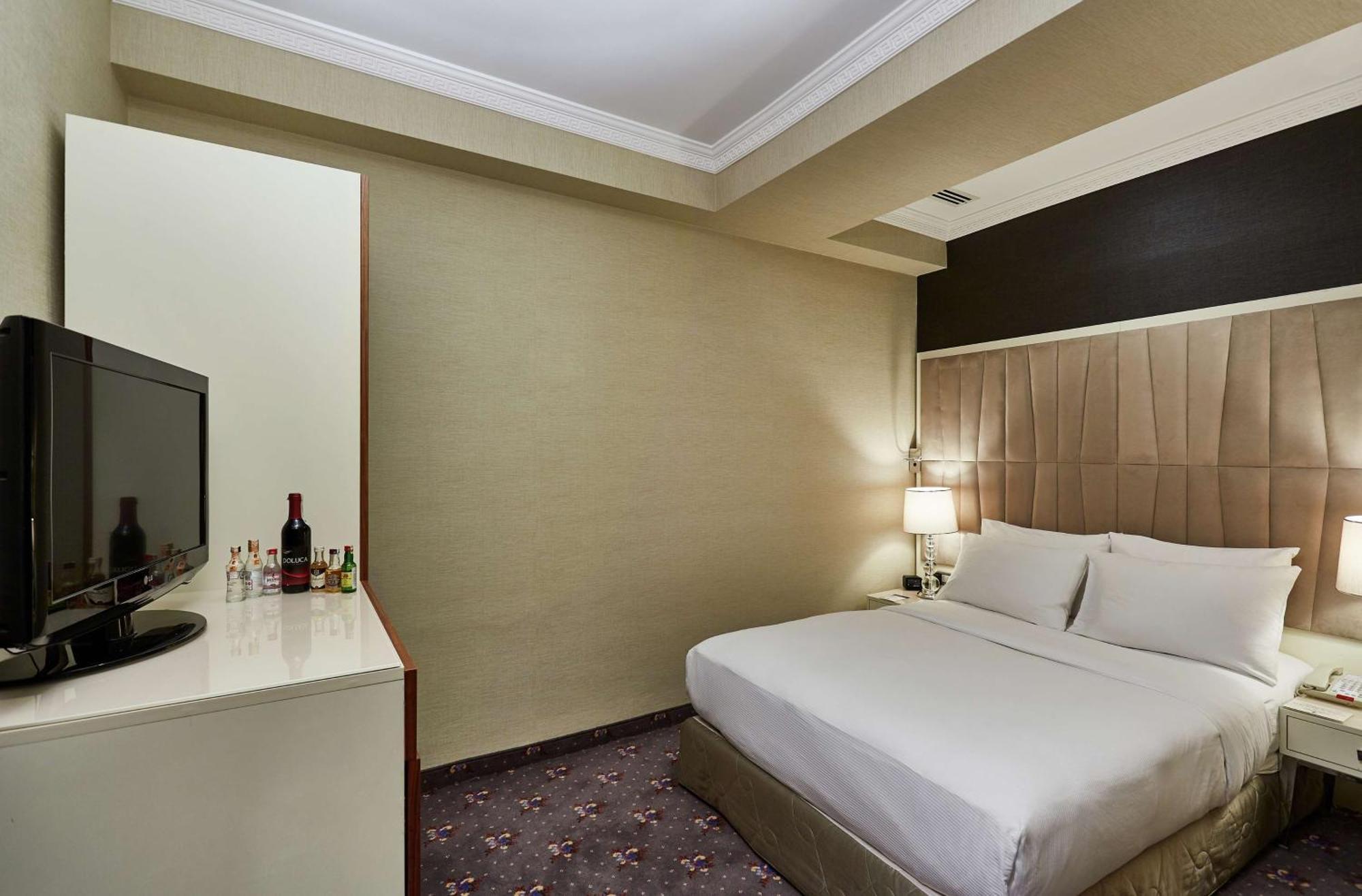 Hotel Doubletree By Hilton Izmir - Alsancak Exterior foto