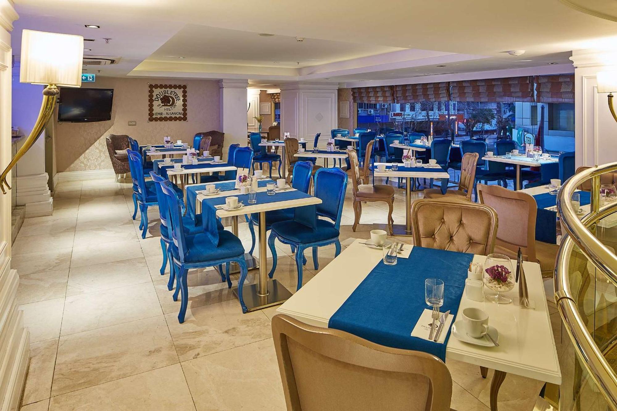 Hotel Doubletree By Hilton Izmir - Alsancak Exterior foto