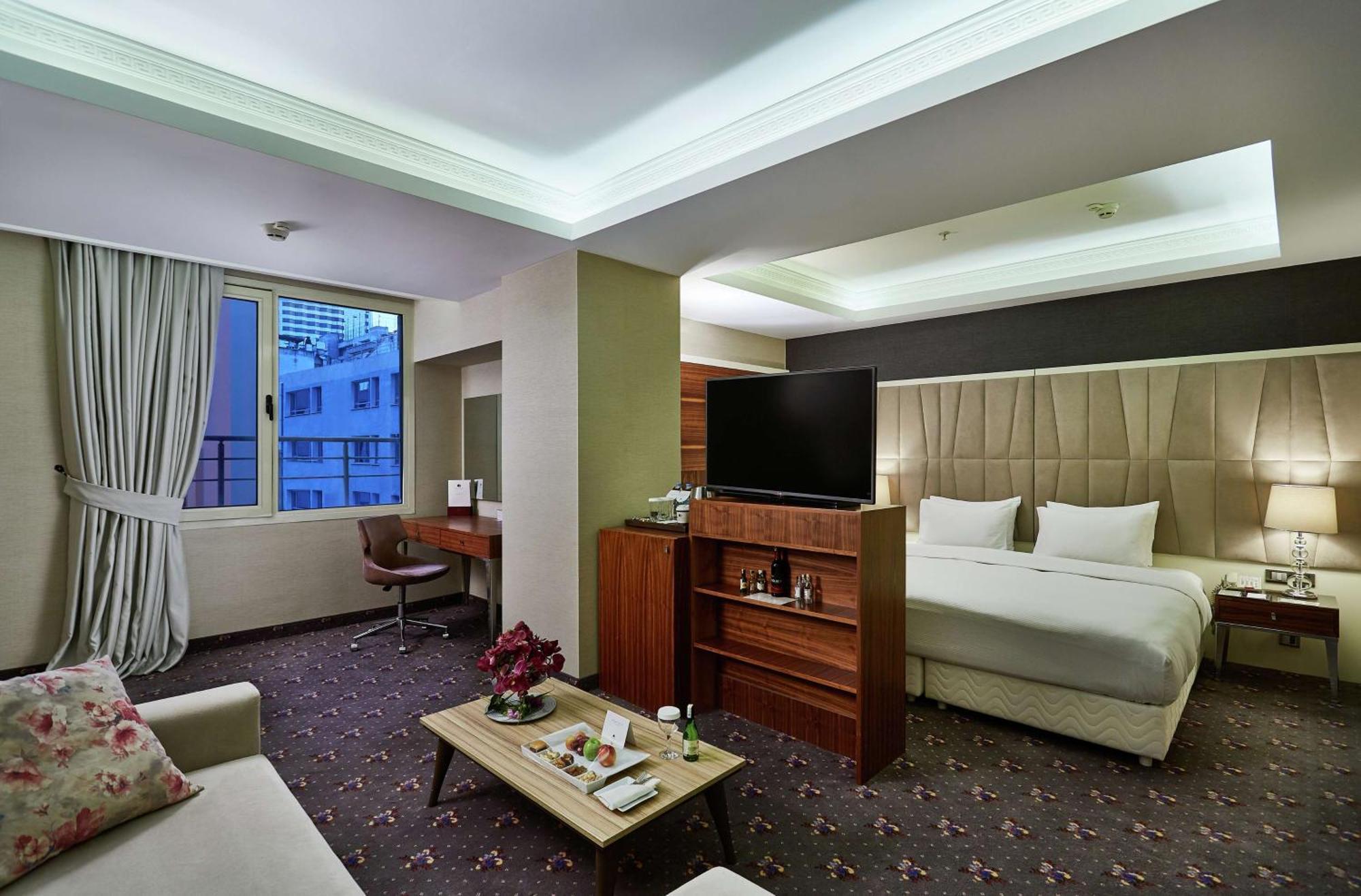 Hotel Doubletree By Hilton Izmir - Alsancak Exterior foto