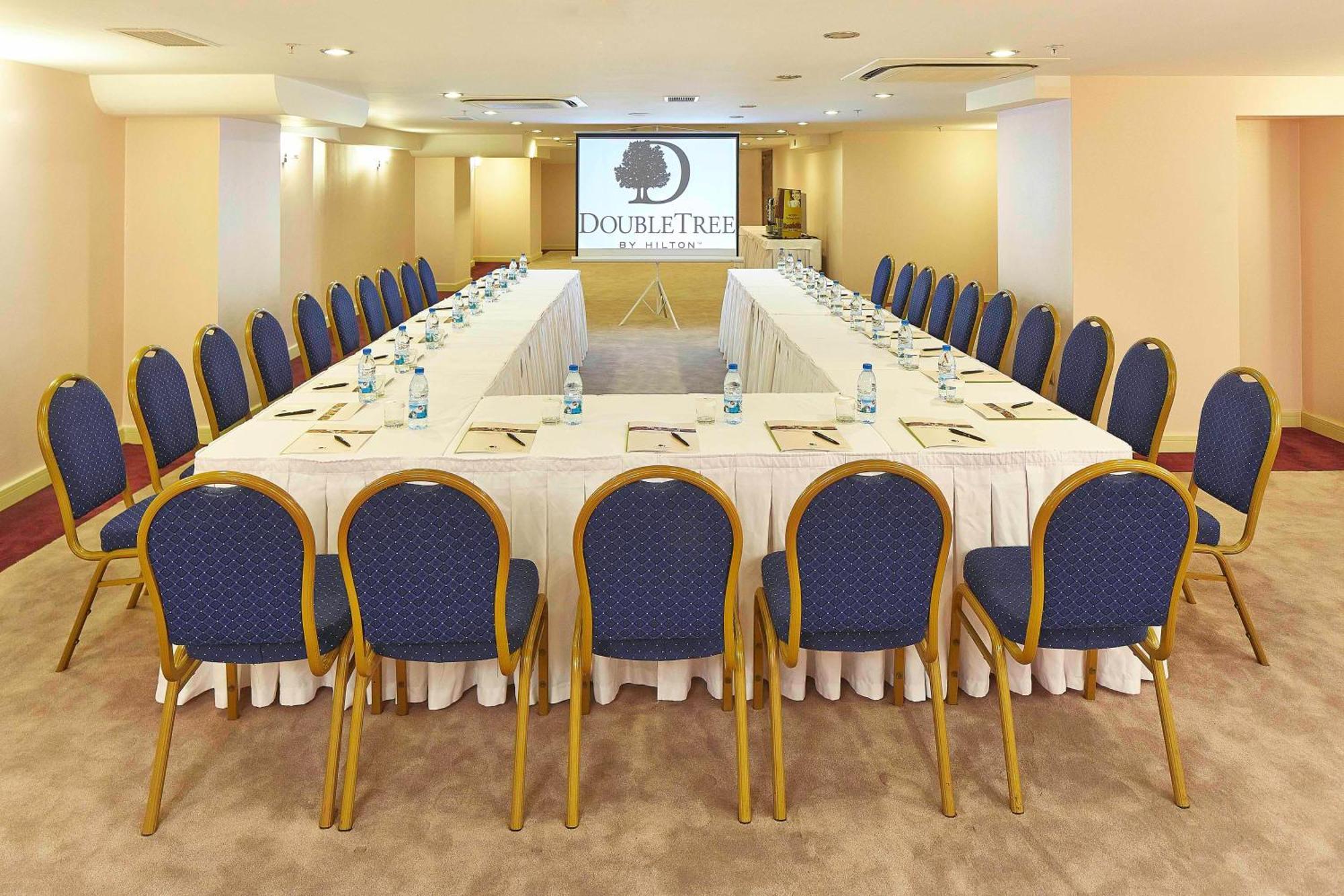 Hotel Doubletree By Hilton Izmir - Alsancak Exterior foto