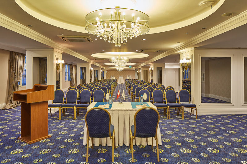 Hotel Doubletree By Hilton Izmir - Alsancak Exterior foto