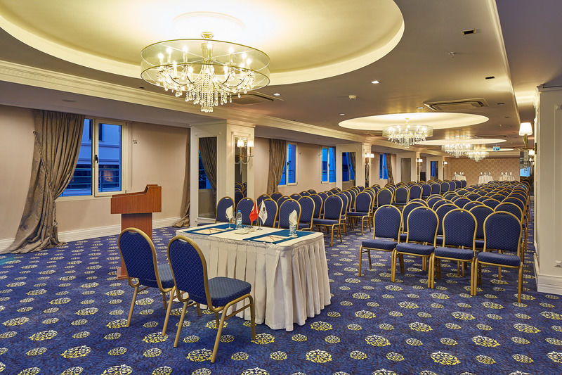 Hotel Doubletree By Hilton Izmir - Alsancak Exterior foto
