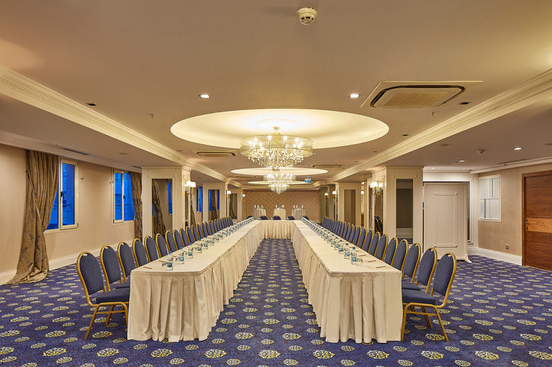 Hotel Doubletree By Hilton Izmir - Alsancak Exterior foto