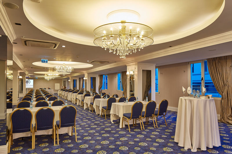 Hotel Doubletree By Hilton Izmir - Alsancak Exterior foto